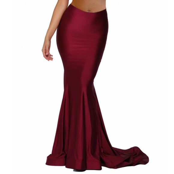 Le Chateau Long Red XS Mermaid Skirt Burgundy Red Satin Y2K - Picture 1 of 1
